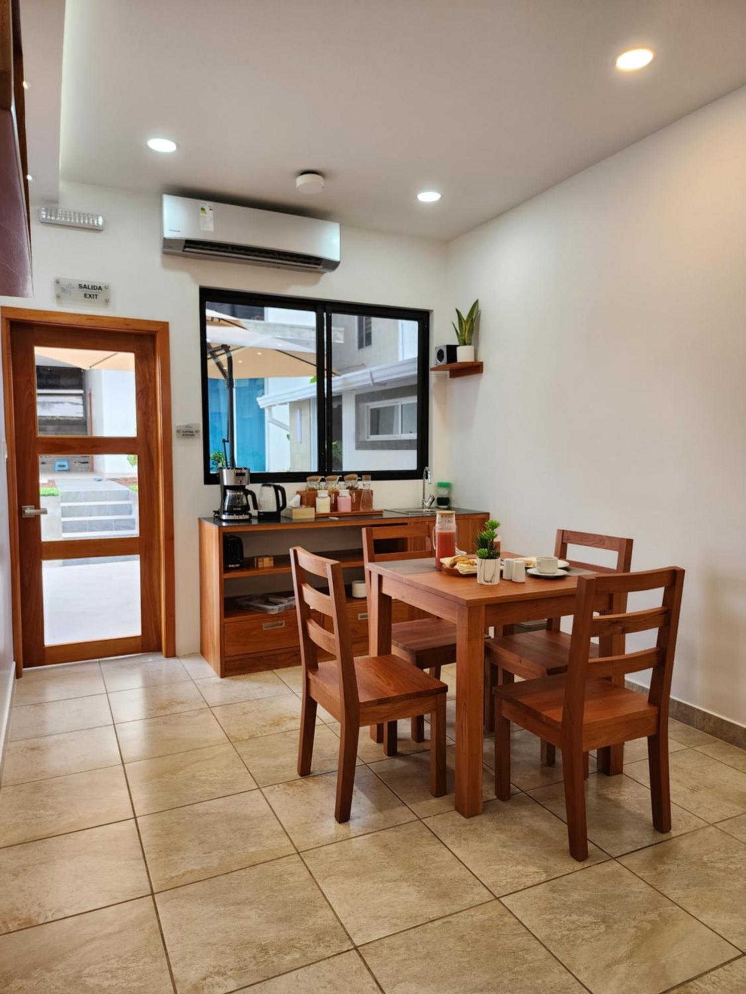 Casa Galapagos By Hostal Fragata Puerto Ayora  Exteriör bild