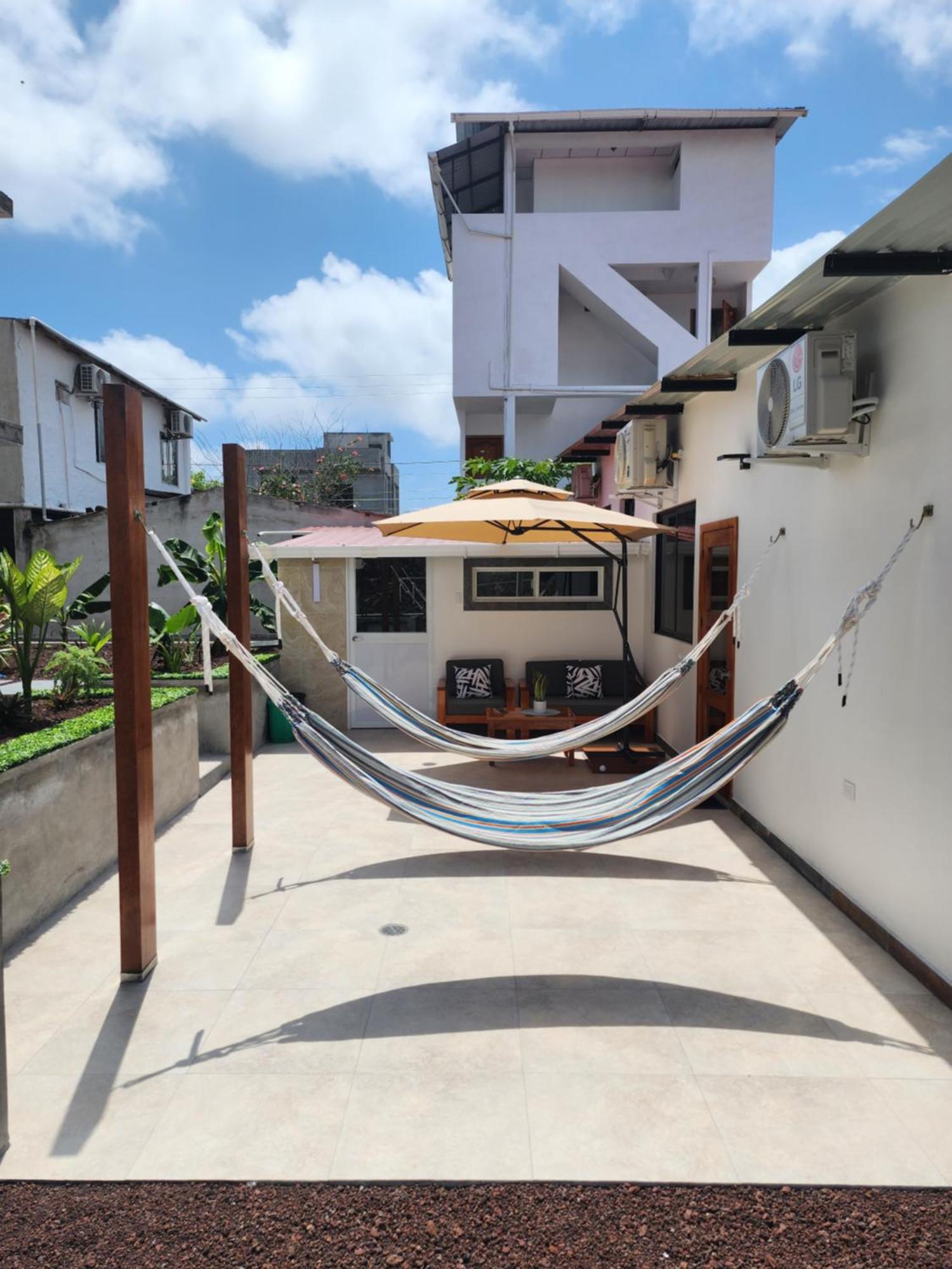 Casa Galapagos By Hostal Fragata Puerto Ayora  Exteriör bild